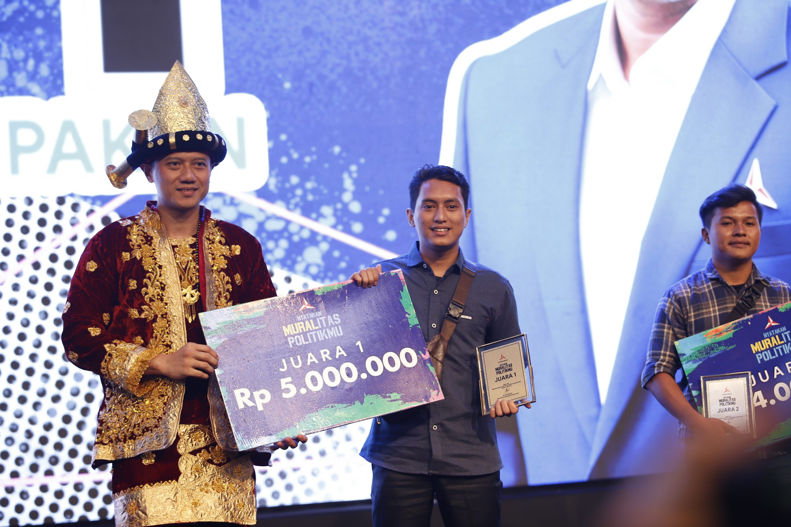Sabet Juara I Mural yang Digelar Demokrat, Khairil Azmi Kaget Dapat Apresiasi dan Bersalaman dengan AHY