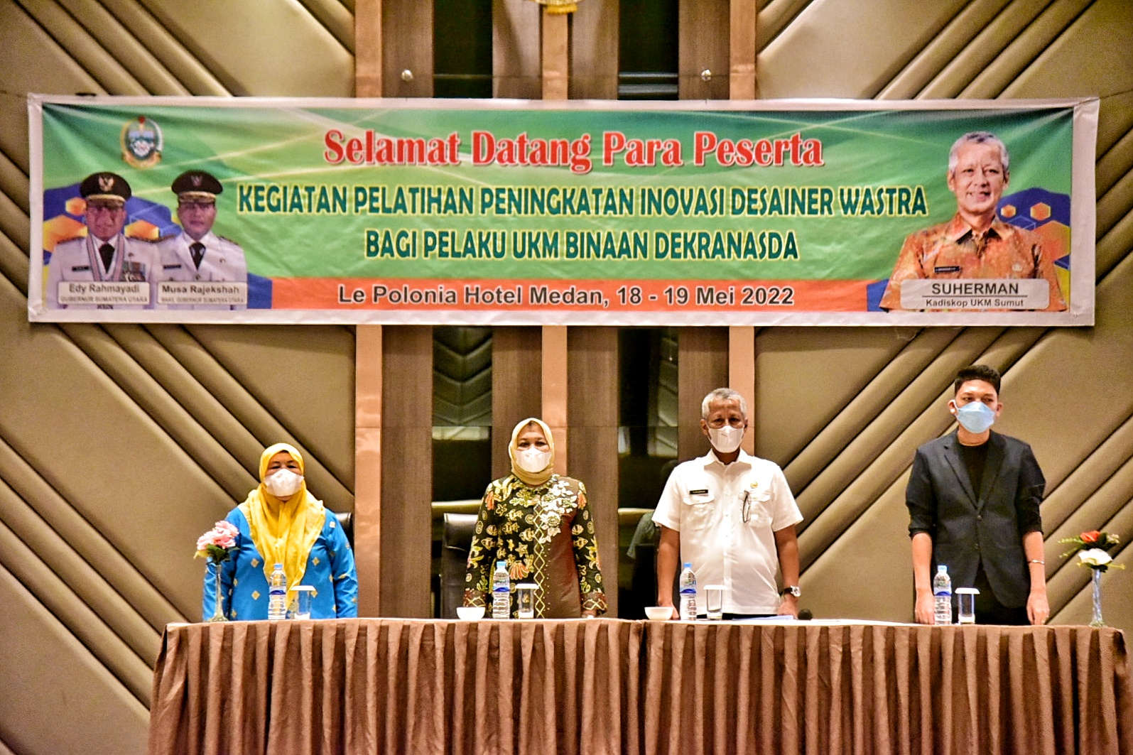 Kembangkan Pasar Hingga ke Luar Negeri, Desiner Wastra Diminta Terus Berinovasi