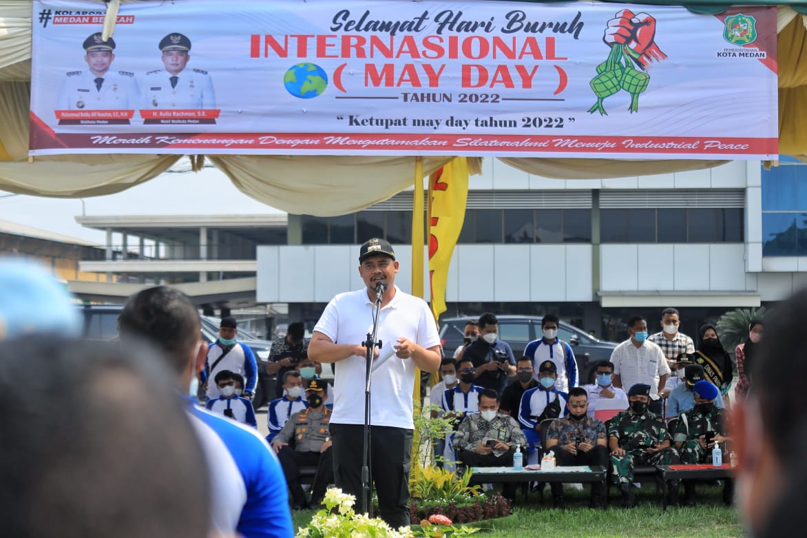 Peringati May Day, Bobby Nasution Serahkan Paket Sembako dan akan Sampaikan Aspirasi Serikat Buruh