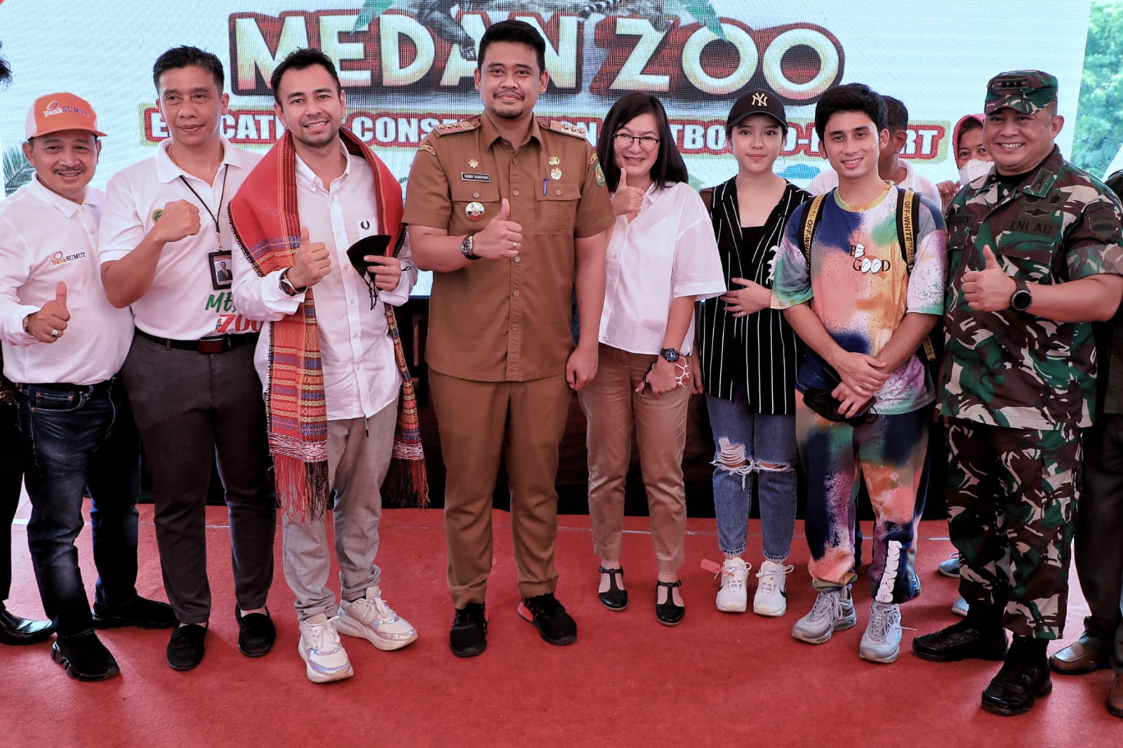 Bersama Bobby Nasution Kunjungi Medan Zoo, Raffi Ahmad Bocorkan Akhir Tahun ini akan Ada Salju di Medan Zoo