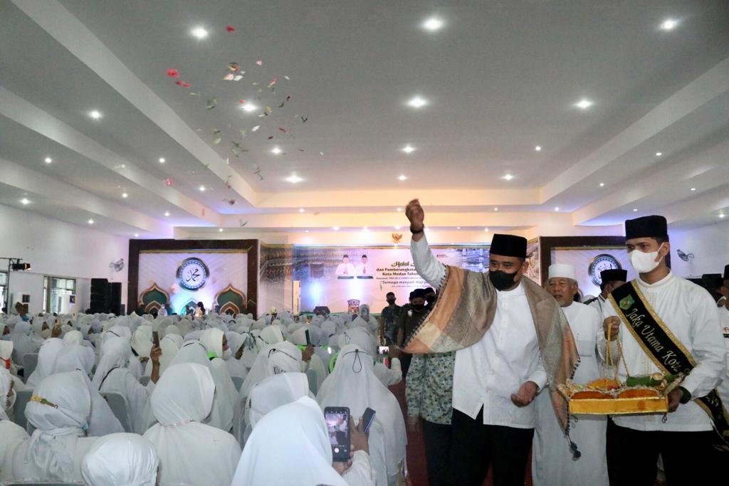 Bobby Nasution Ingatkan 1.077 Calhaj Medan Jaga Kesehatan dan Pulang ke Tanah Air sebagai Haji Mabrur