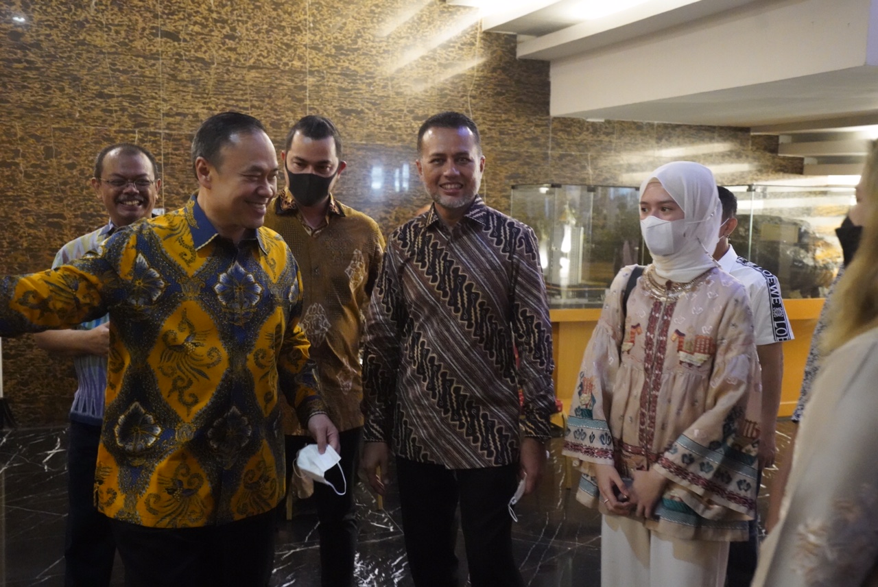 Milad ESQ Ke-22, Musa Rajekshah Dikukuhkan Jadi Korwil FKA ESQ Sumut