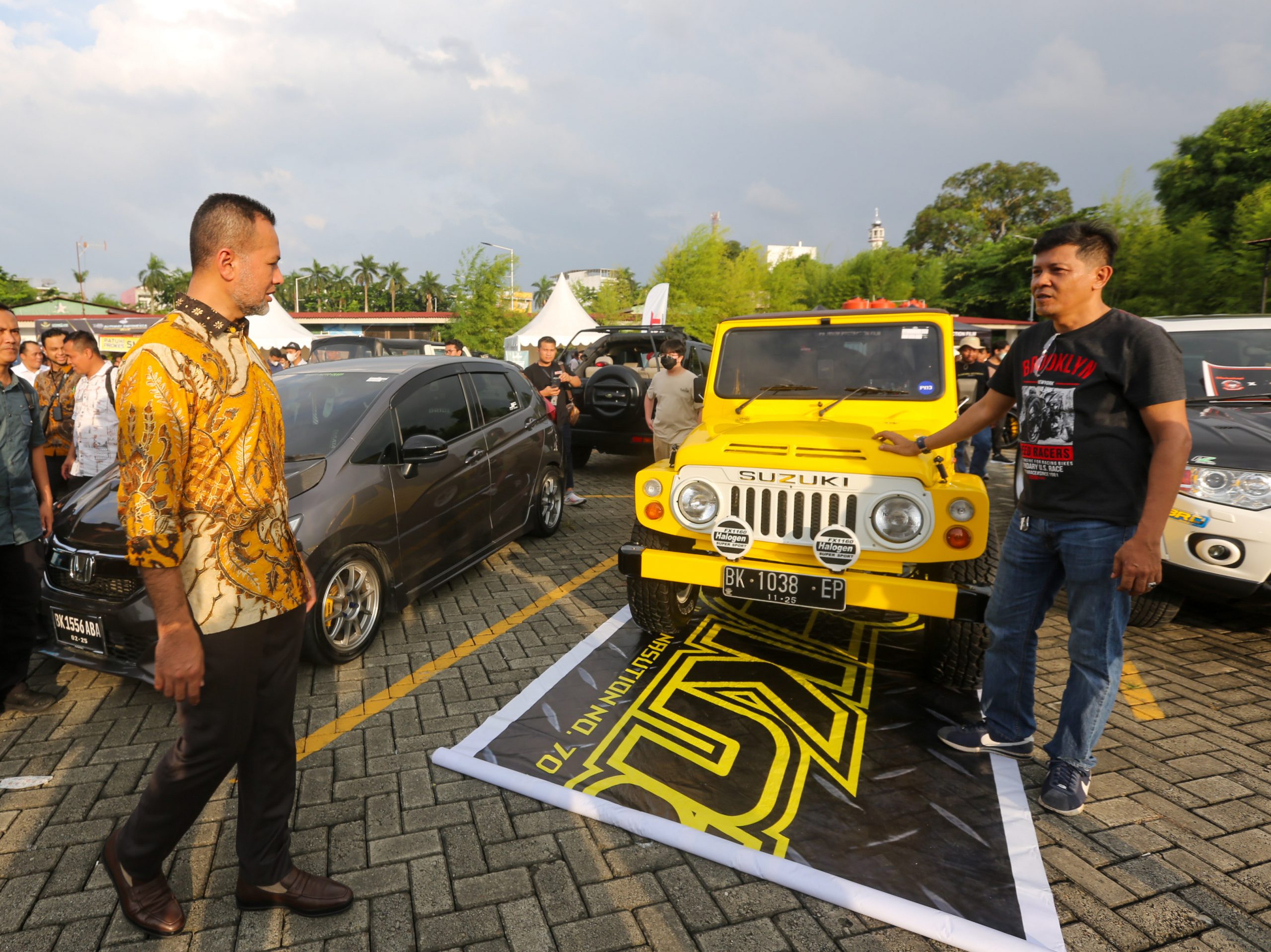 Hadir ke Autoday Indonesia 2022,  Wagub Sumut Drifting dan Apresiasi  Perkembangan Otomotif di Medan