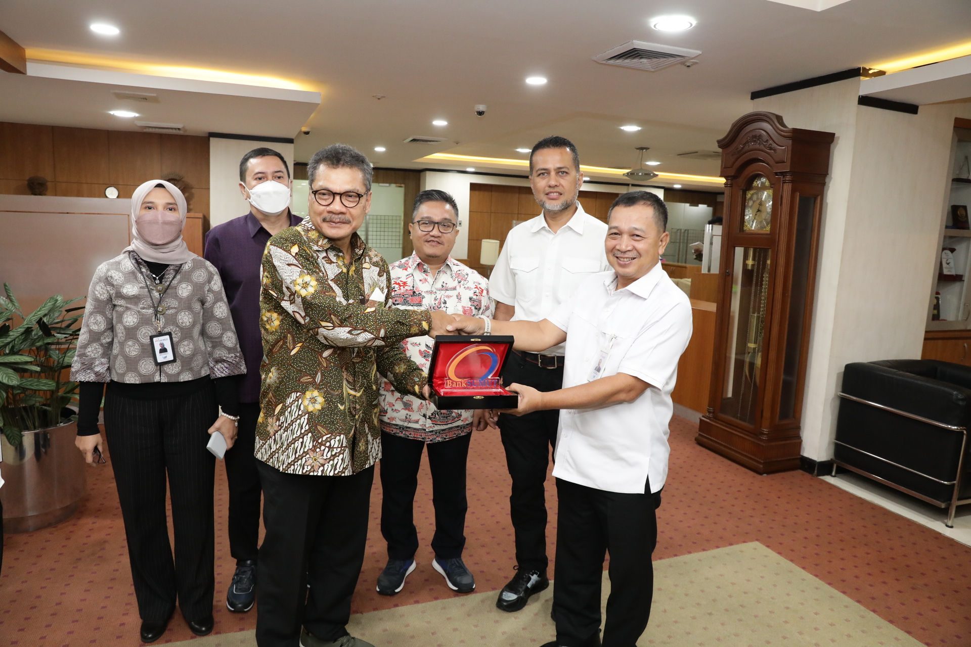 Penyaluran KUR Sumut Sudah Rp7,3 Triliun,  Wagub Dorong Bank Sumut Sasar  Seluruh UMKM Kabupaten/Kota