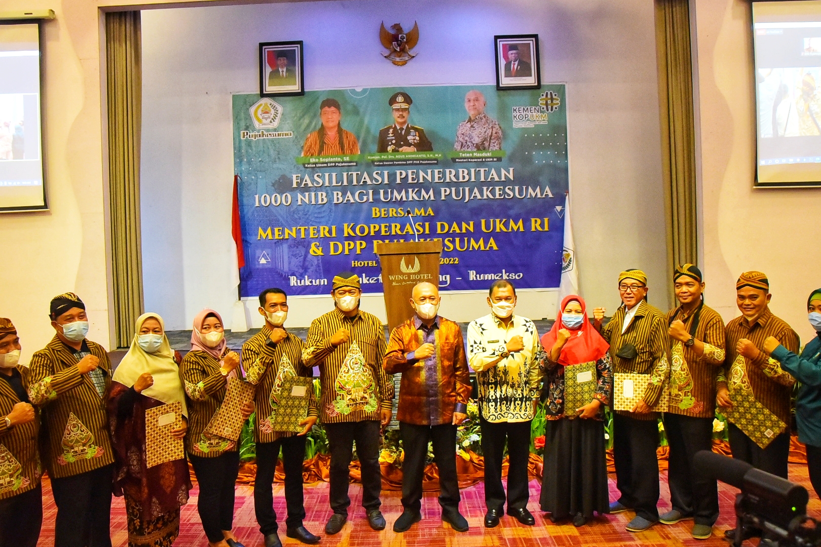 Menkop dan UKM Bagikan 1.000 NIB, Bupati: UMKM Berperan Berikan Kontribusi PDRB