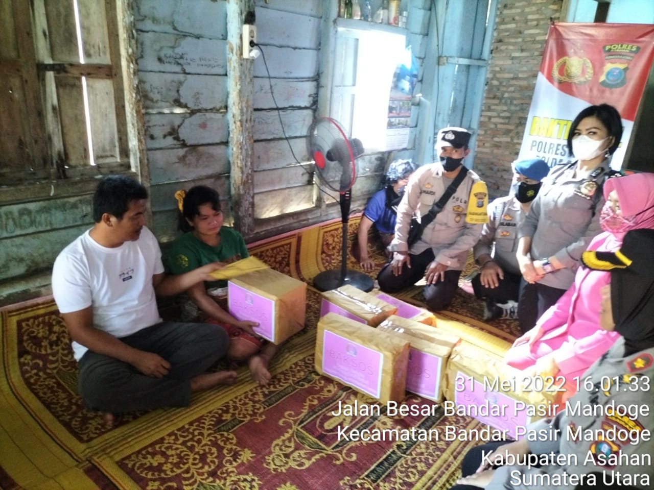 Polres Asahan Serahkan Bantuan Sosial kepada Korban Kebakaran dari Bapak Kapolda Sumut