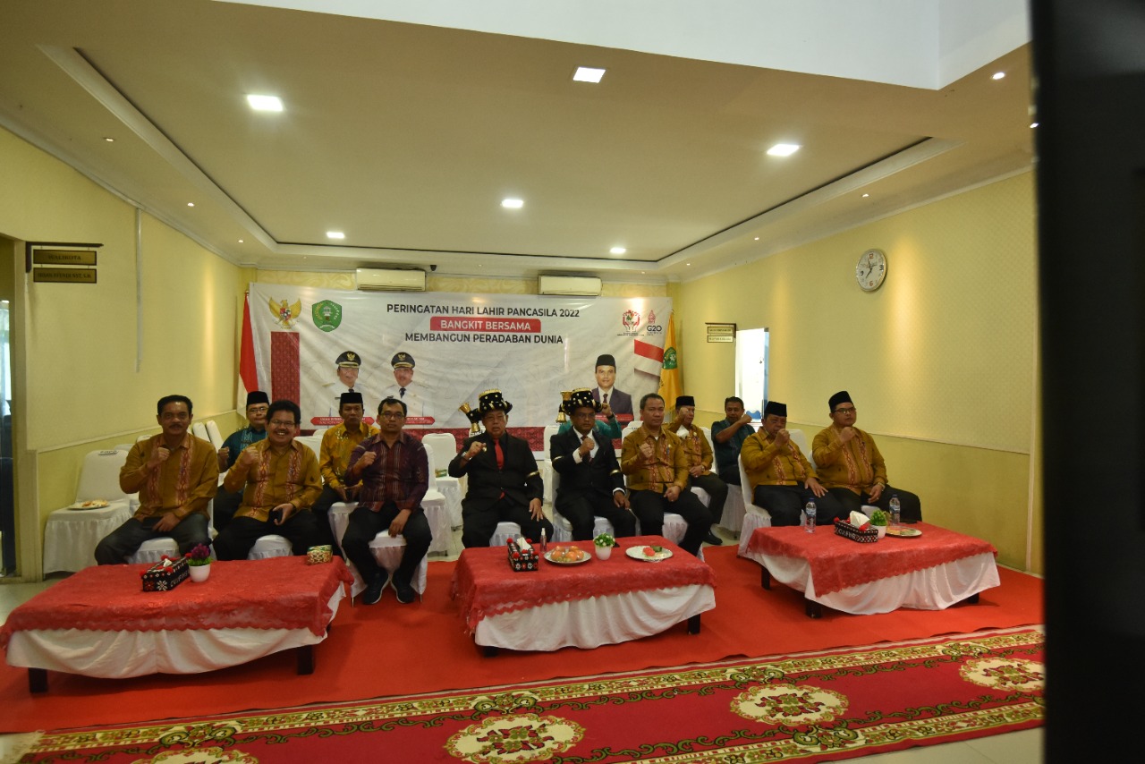 Wakil Walikota PSP Arwin Siregar mengikuti Upacara Peringatan Harlah Pancasila Tahun 2022 secara virtual