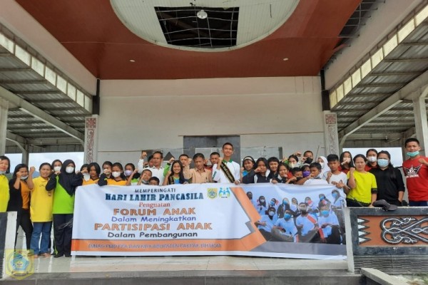 Plt.Kepala Dinas PMD PPA Serta Forum Anak Pakpak Bharat Peringati Hari Lahirnya Pancasila Di Napasengkut