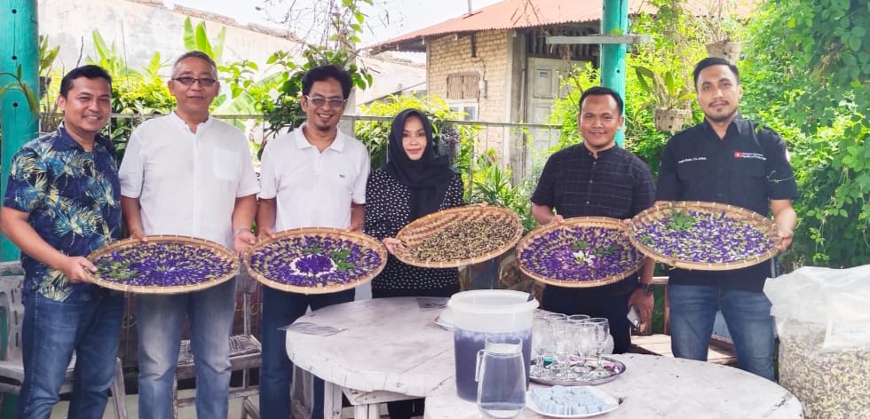 Dosen Unimed Laksanakan Pengabdian Masyarakat Tingkatkan UMKM Bunga Telang