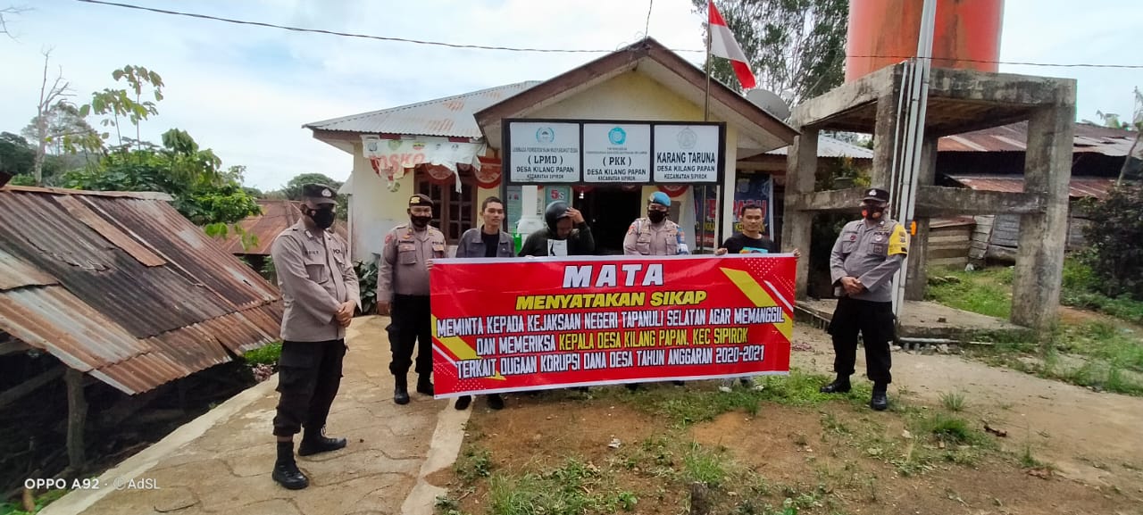 Polres Tapsel dan Polsek Sipirok Sukses Kawal Unras di Kantor Bupati hingga Berakhir Damai