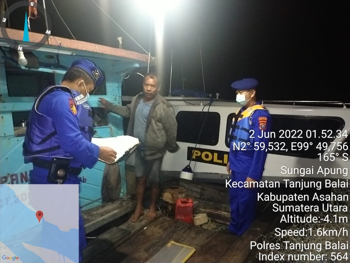 Personil Satpolair Polres Tanjungbalai Rutin Mengantisipasi Masuknya PMI Ilegal dan Narkoba dengan Patroli Perairan