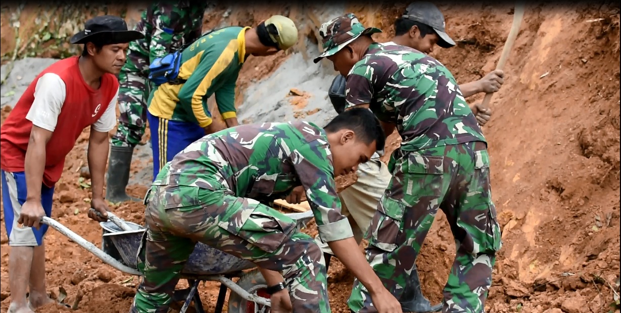 TMMD Ke 113 Kodim 0205/TK Menghubungkan Akses Jalan 3 Desa di 2 Kecamatan Berkat Kabupaten Karo