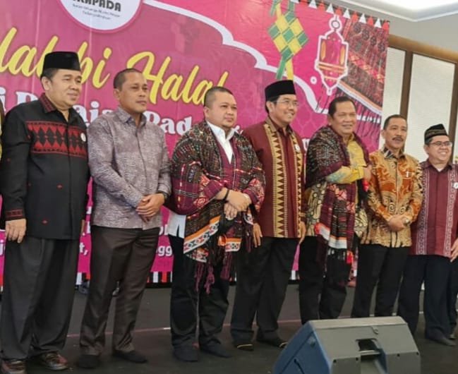 Bupati Tapsel Hadiri Acara Halal Bi Halal  IKAPADA Di Jakarta