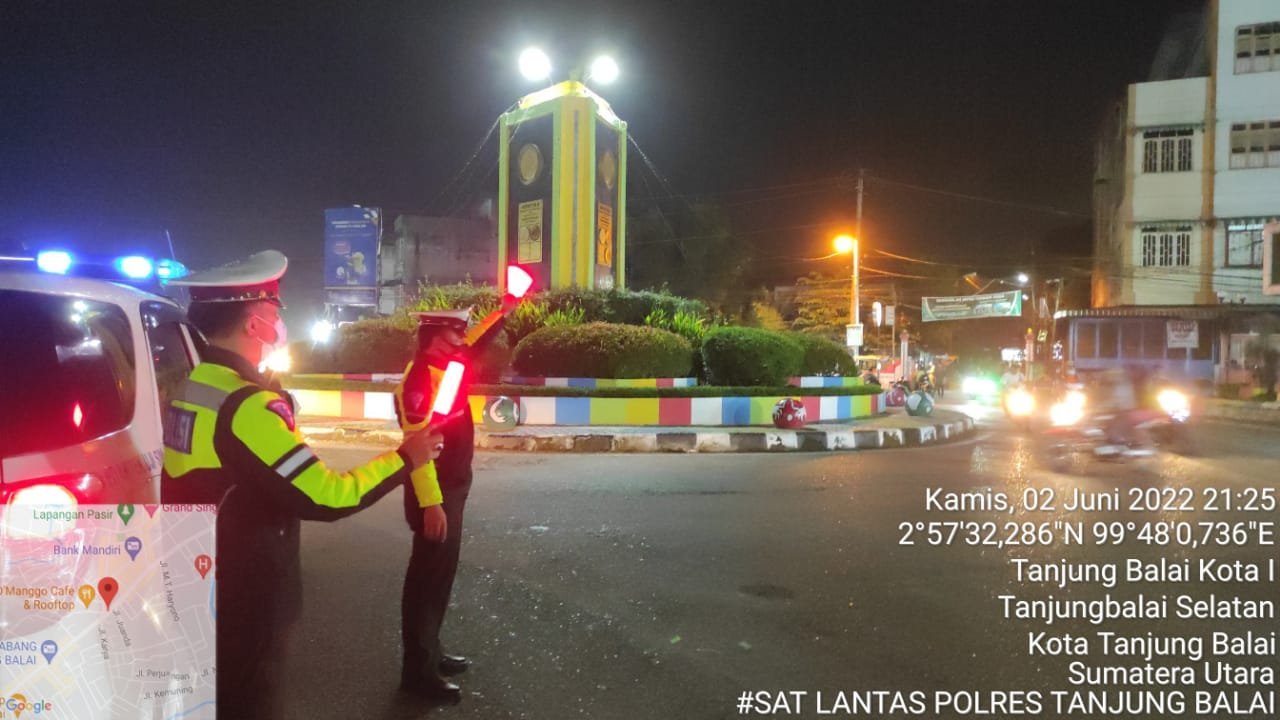 Beri Rasa Aman dan Nyaman Berkendaraan, Satlantas Polres Tanjungbalai Lakukan Blue Light Patrol