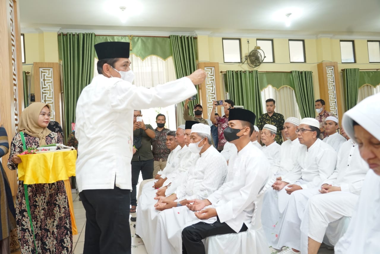 Sebelum Diberangkat ke Tanah Suci,  57 Calhaj T.Tinggi di Tampung Tawari
