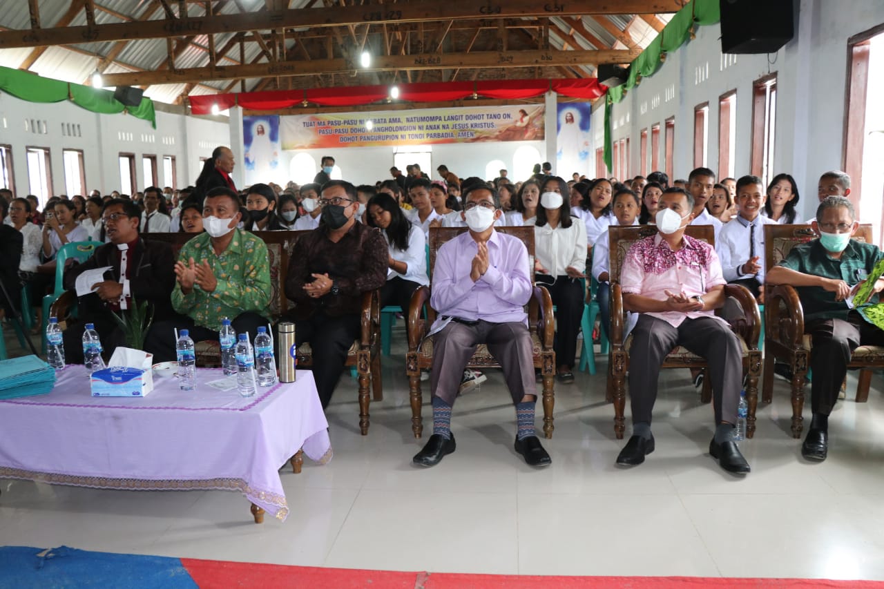 Bupati Toba Ajak Jemaat GBI Bersyukur Atas Berkat Tuhan dan  Menjadi Saluran Berkat