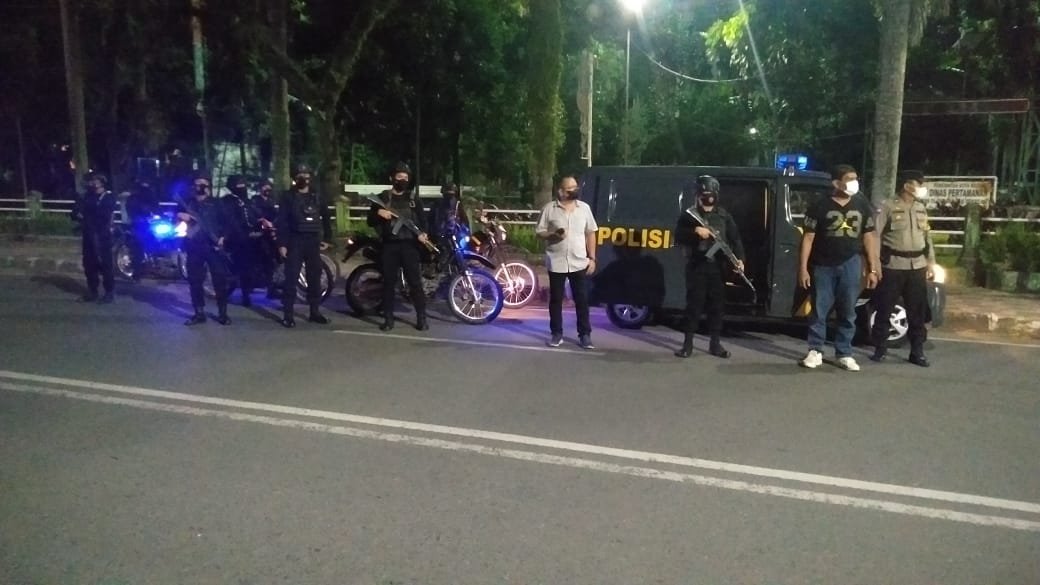 Cipta Kondisi Kondusif, Polsek Medan Baru bersama BKO Brimob Polda Sumut Gelar Patroli Gabungan
