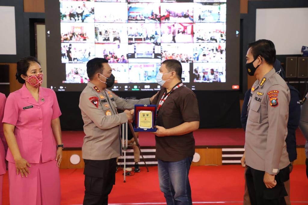 Menjelang HUT Bhayangkara ke-76, Kapolda Sumut Donor Darah di RS Bhayangkara Medan.