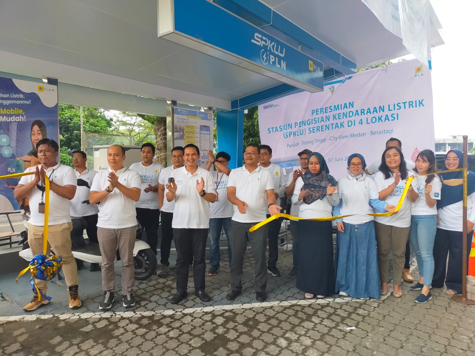 Manager PLN UP3 Medan Resmikan SPKLU di City View Polonia Medan