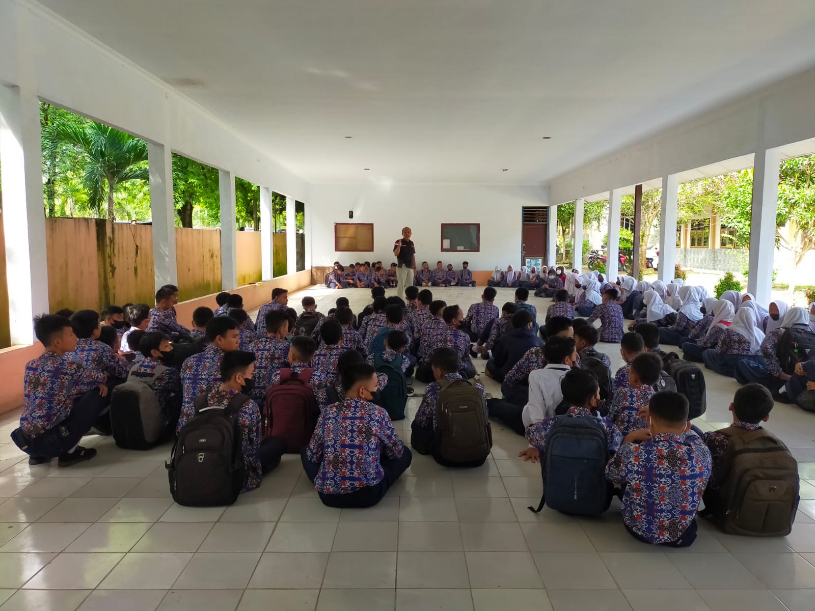Humas Polres Asahan Sosialisasi Lomba Menulis Surat Untuk Kapolri di Sekolah SMP 6