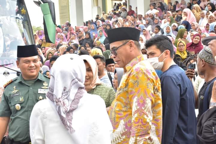 Bupati, Wakil Bupati Madina & Dandim0212/TS Lepas Keberangkatan Calon Haji Menuju Asrama di Medan