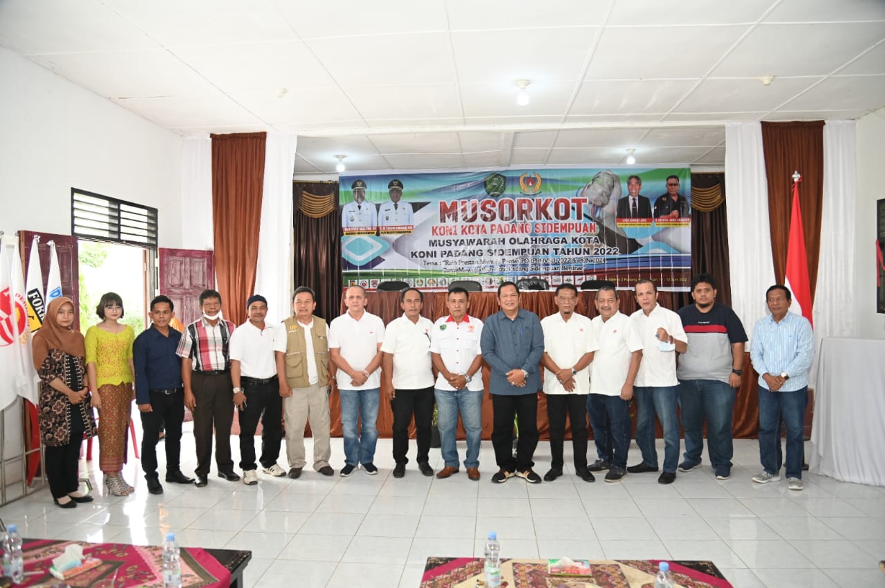 Walikota Padang Sidempuan Irsan Efendi Nasution SH membuka kegiatan Musorkot KONI 2022