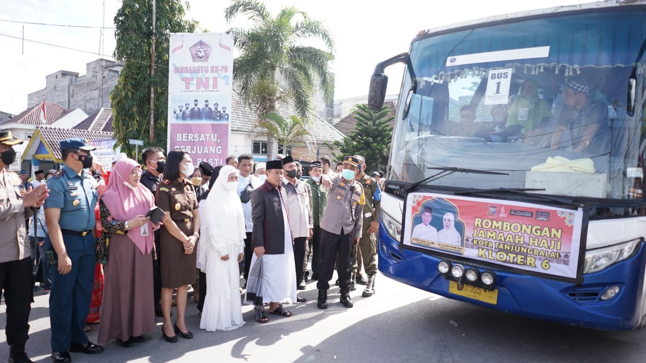 Plt Wali Kota Waris Tholib Lepas 58 Jemaah Calon Jamaah Kota Tanjungbalai