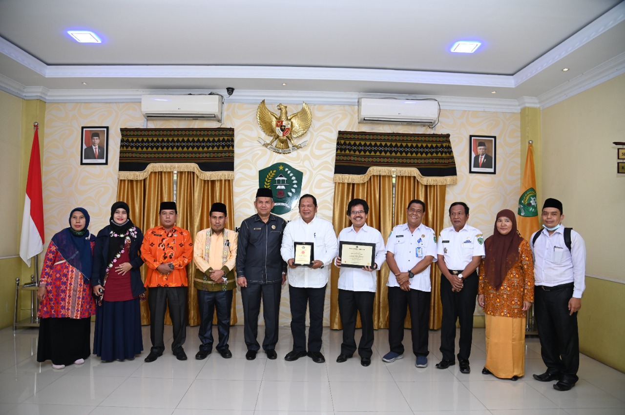 Irsan Efendi Nasution terima Piagam Penghargaan dari Kemenag RI