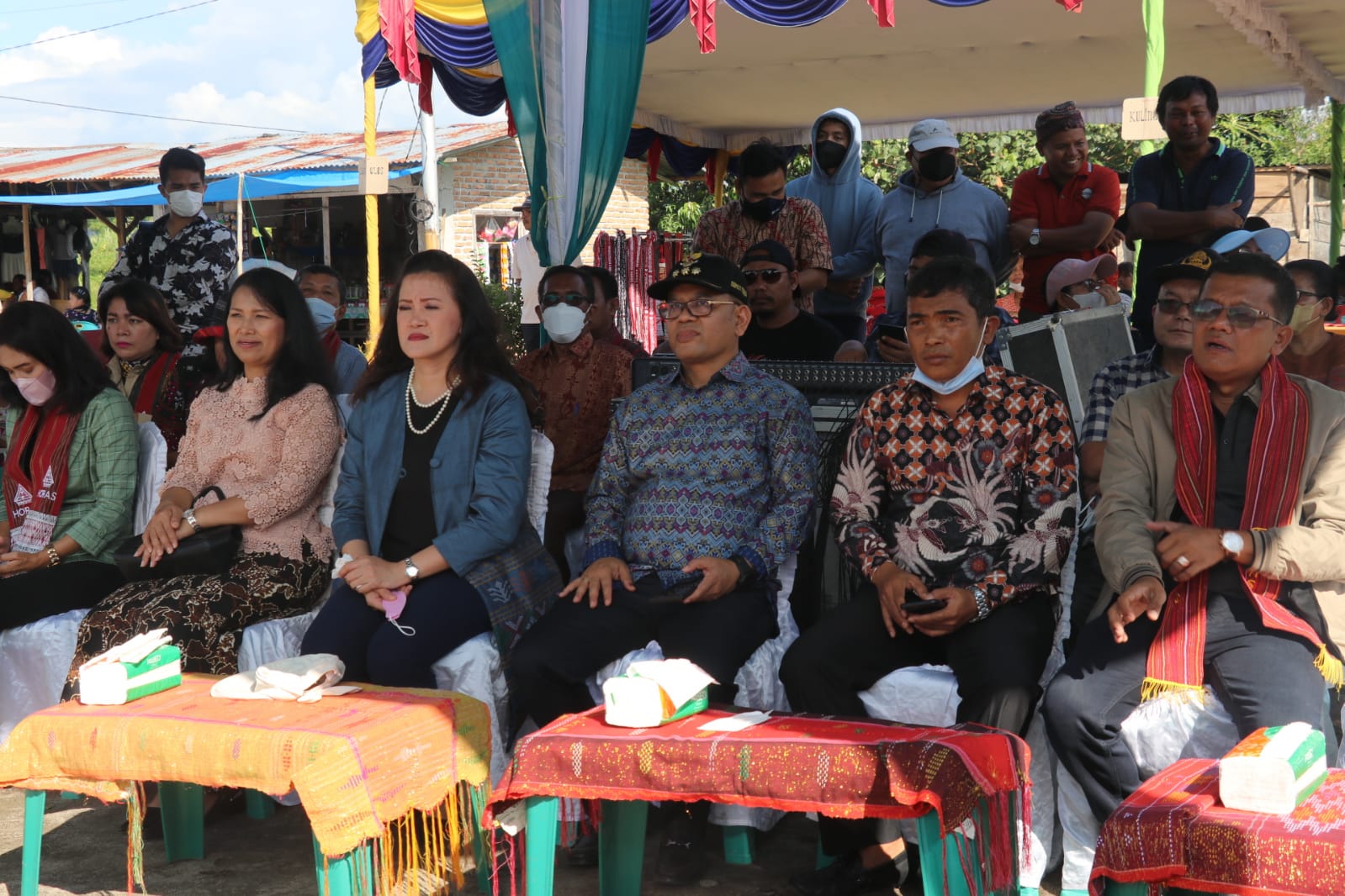 Bupati Toba Buka Pagelaran Seni dan Budaya di Pantai Lumban Binanga