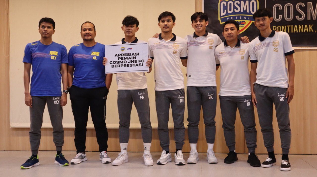 JNE Berikan Bonus Puluhan Juta untuk Pemain COSMO JNE FC  Peraih Perak Futsal Sea Games Vietnam 2021