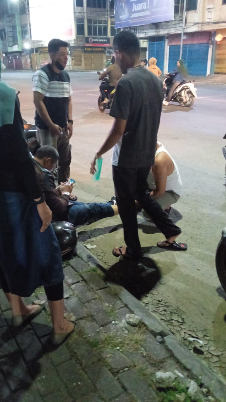 Lubang di Jalan Pandu Ancam Keselamatan Pengendara Motor