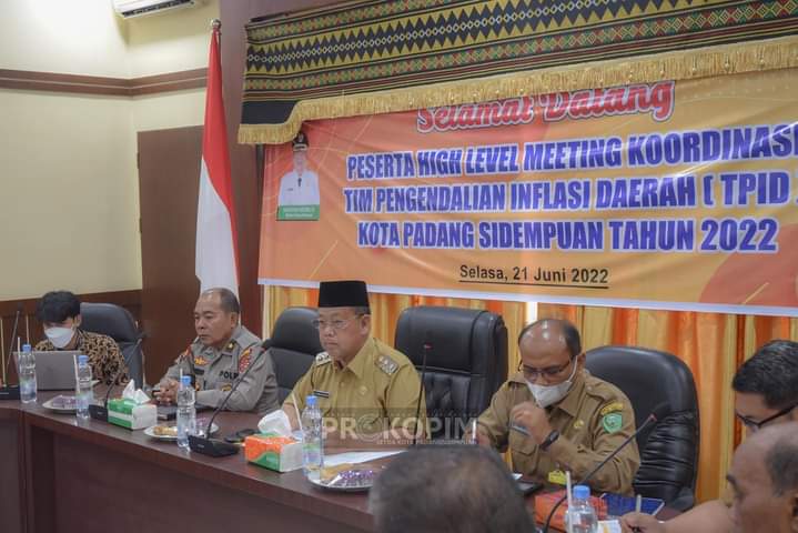 Wakil Walikota Arwin Siregar membuka High Level Meeting Koordinasi Tim Pengendalian Inflasi Daerah (TPID)