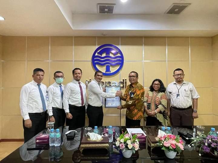 Perumda Tirtanadi Menerima Penghargaan Dari Kementerian Ketenagakerjaan Republik IndonesiaÂ 