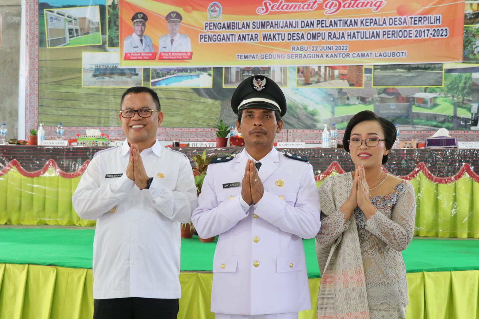 Bupati Toba Lantik Kepala Desa Pengganti Antar Waktu Desa Ompu Raja Hatulian Kecamatan Laguboti.