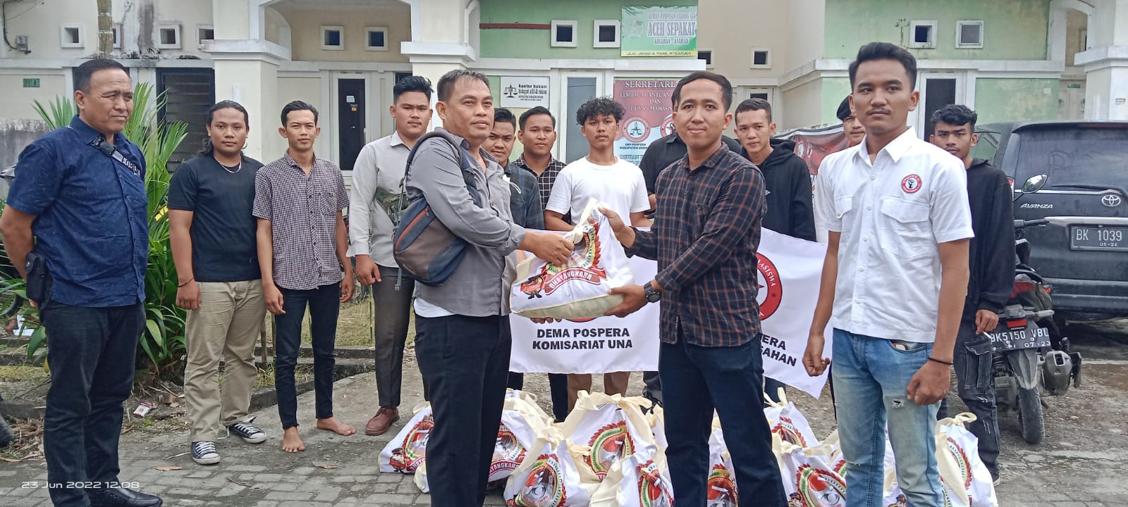 Polres Asahan Gandeng Dema Pospera Asahan Bagikan Sembako Jelang Hut Bhayangkara ke 76