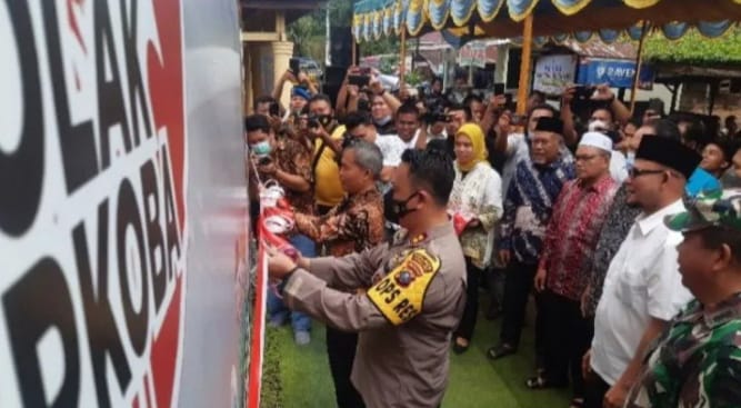 Kapolres Bersama Pemkab Palas resmikan Kampung Bersinar di Jalan Veteran Sibuhuan