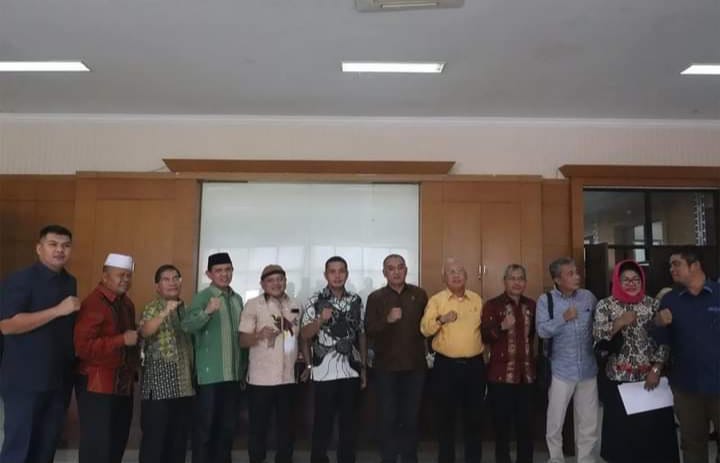 Rombongan Anggota DPRD-SU Di Sambut Bupati Paluta