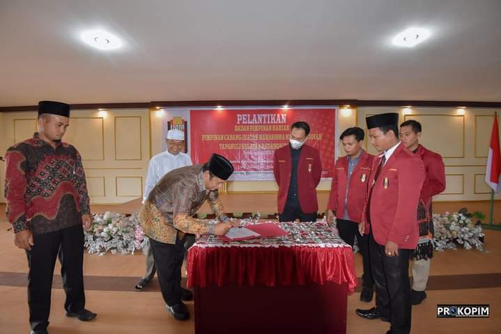 Wali Kota  Irsan Efendi Nasution menghadiri pelantikan Pengurus Cabang IMM Tapanuli Selatan - Padang Sidempuan
