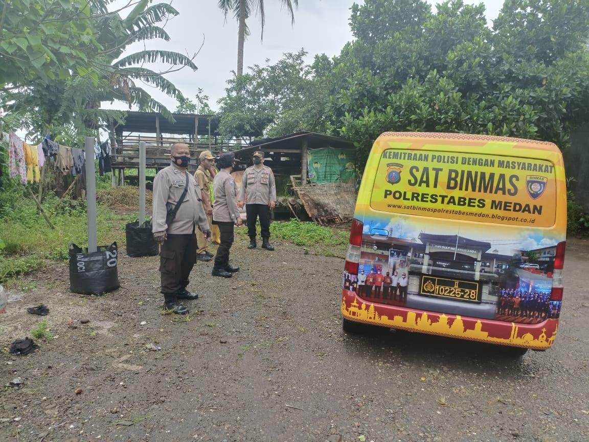 Bantu Tangani Wabah PMK, Polsek Medan Tuntungan Cek Peternakan Sapi