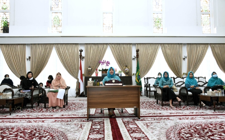 Nawal Lubis Ajak seluruh Pihak Sukseskan Bulan Imunisasi Anak Nasional 2022 di Sumut