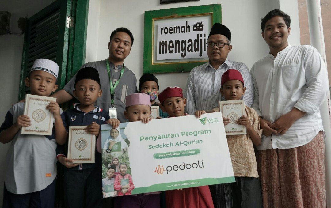 Pedooli Salurkan Sedekah Al Quran Melalui Dompet Dhuafa di Wilayah Jakarta Timur