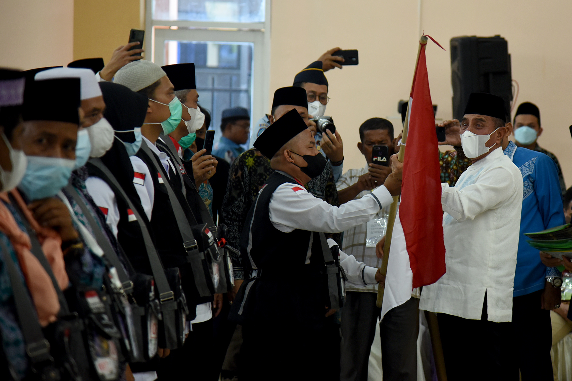 Lepas Keberangkatan Kloter I Embarkasi Medan,  Edy Rahmayadi Ingatkan agar Calon Haji Fokus Ibadah