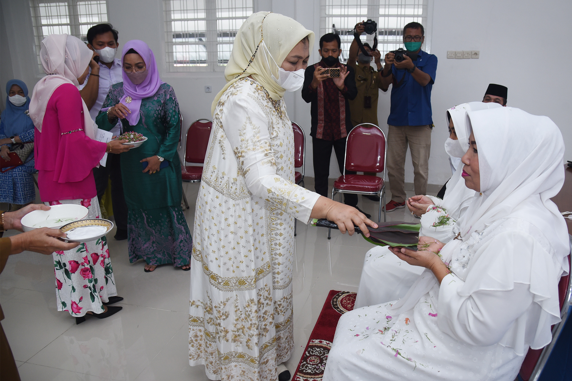 Nawal Lubis Tepung Tawari Anggota  DWP Sumut akan Berangkat Haji