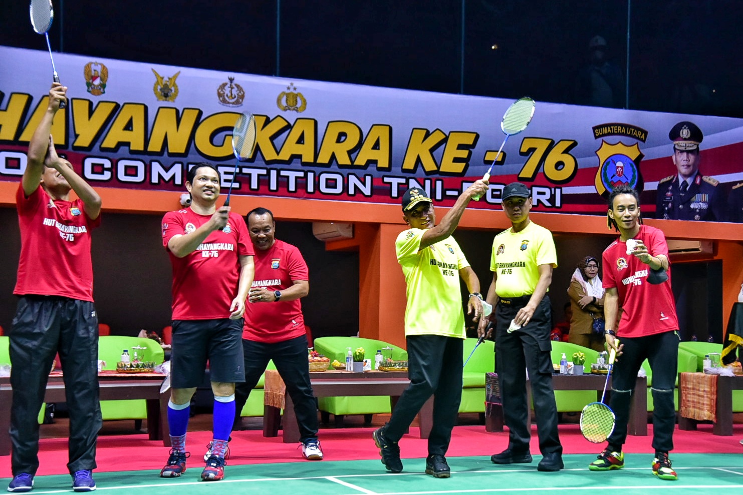 Kompetisi Badminton HUT Bhayangkara dan Kodam I/BB Dimulai  Edy Rahmayadi - Joko Suprianto Tanding  Lawan Panca Putra - Hariyanto Arbi