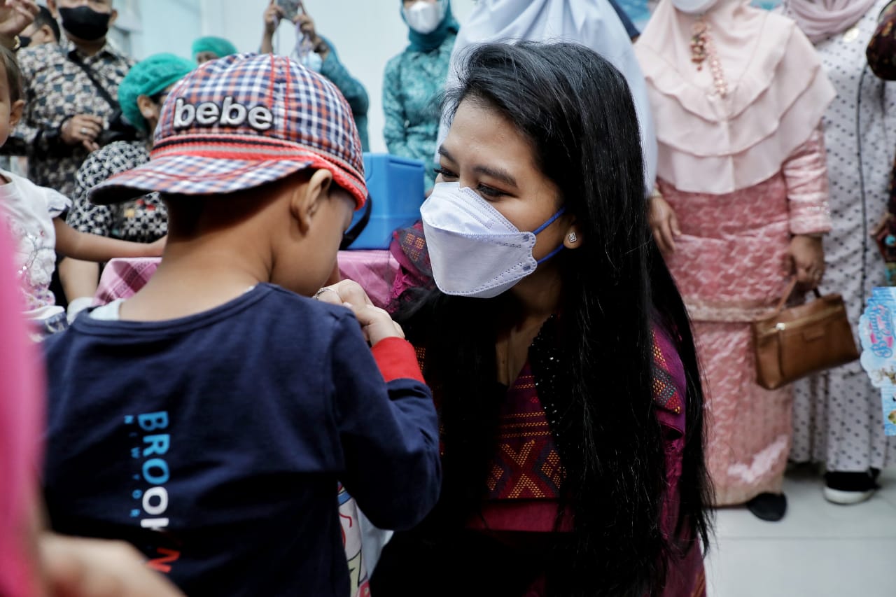 Kahiyang  Ayu Dukung Pelaksanaan Imunisasi Anak Nasional