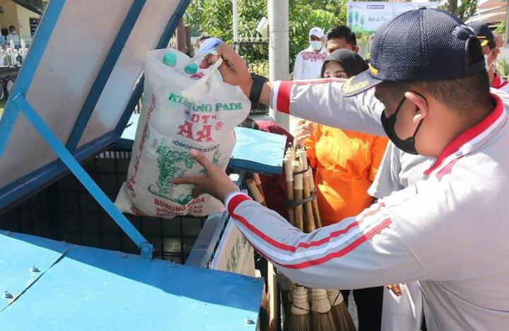Cegah Masyarakat Buang Sampah Dimalam Hari, Jajaran Kecamatan Medan Selayang Rutin Patroli Sampah Dari Malam Hingga Subuh