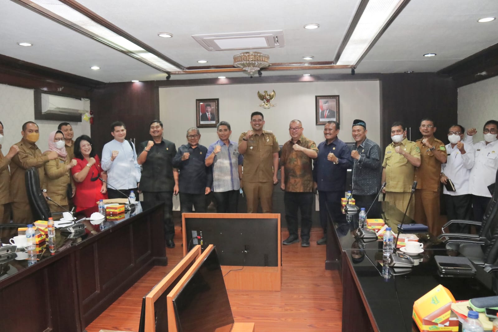 Terima Kunjungan Pimpinan & Anggota DPRD Sumut Dapil I & II, Bobby Nasution Minta Pemko Medan Masuk Jadi Pemegang Saham Di PDAM Tirtanadi
