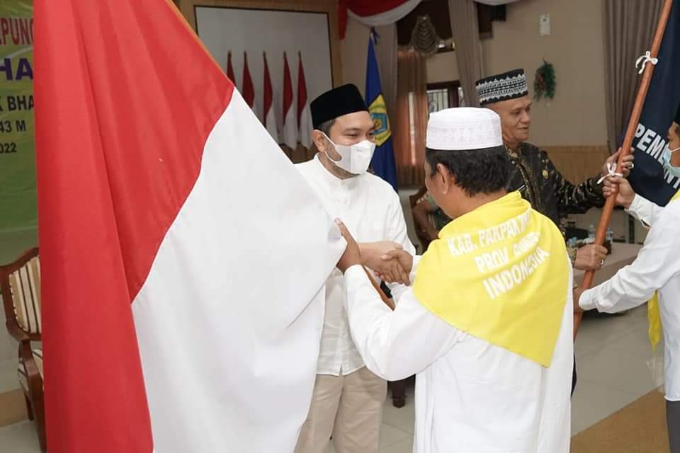 Bupati Pakpak Bharat Lepas JEMAAH Calon Haji Tahun 2022