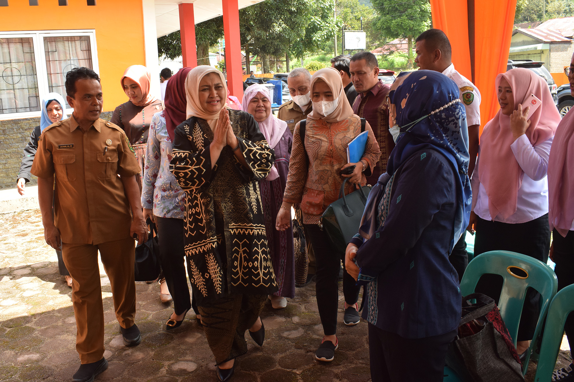 Dongkrak Perekonomian Daerah,  Dekranasda Sumut Selenggarakan Pelatihan  Pembuatan Souvenir di Pantai Barat