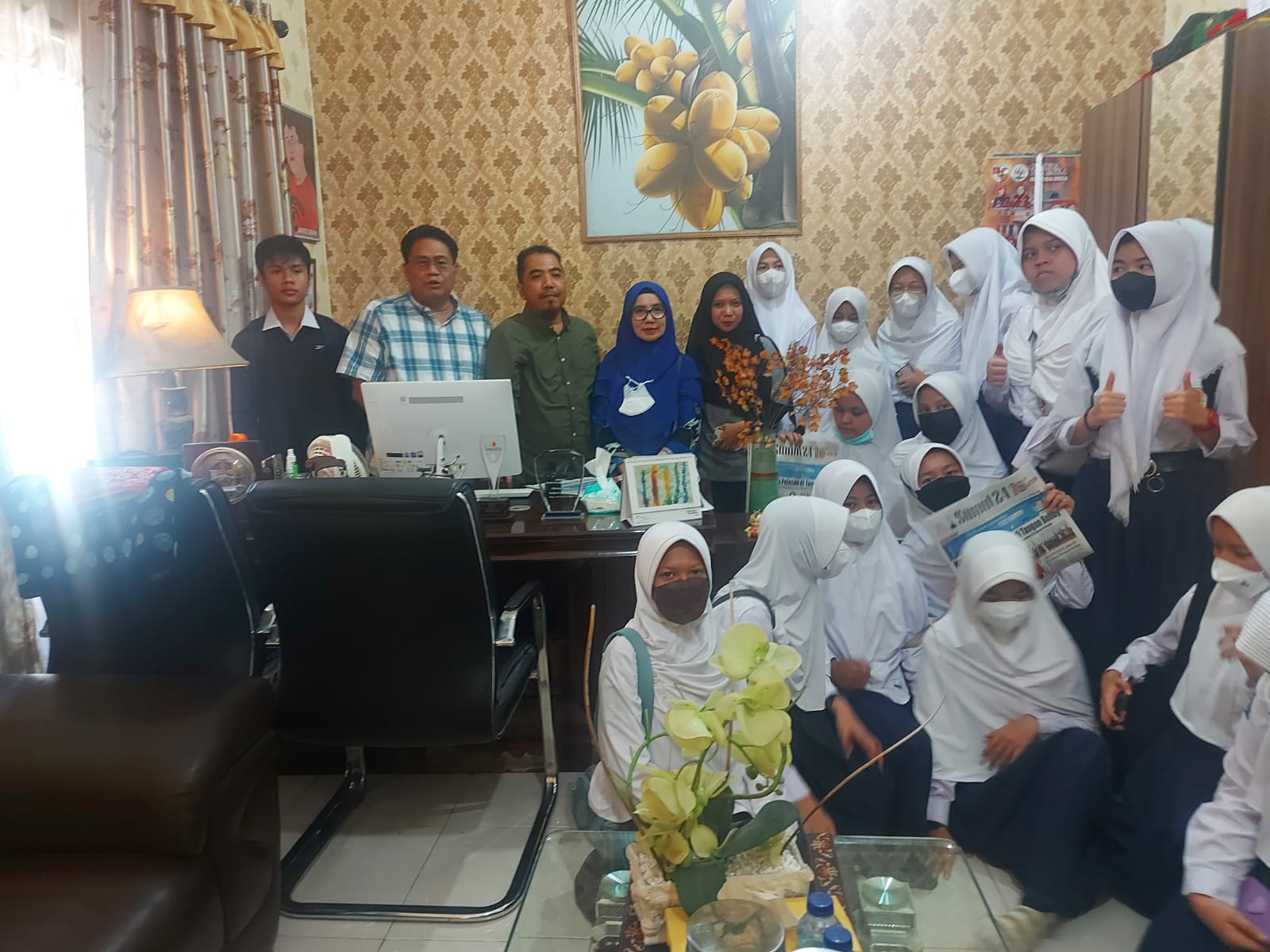 CEO Sumut24 Group Rianto SH: Belajar Jurnalistik Bisa Dimulai Sejak Dini, Puluhan Siswa SMP Harapan Medan Berkunjung ke Redaksi Sumut24